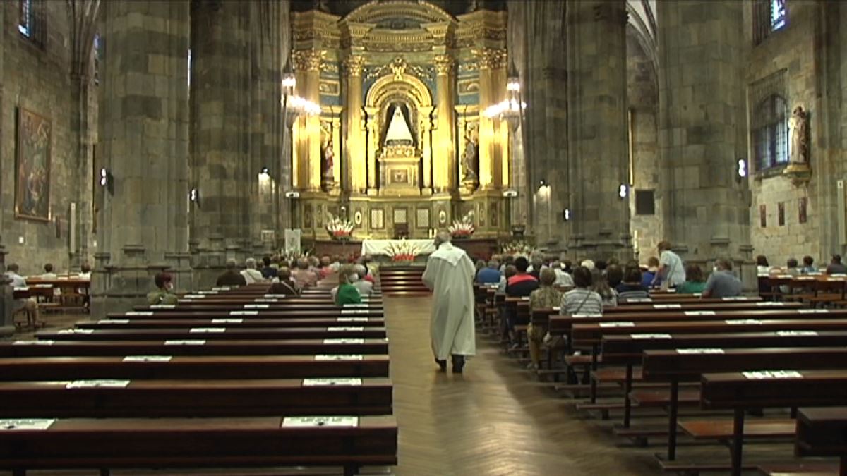 En el interior de la basílica de Begoña se mantendrán las restricciones de aforo. Foto: EITB Media