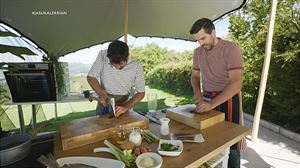 Perrexila aizkorarekin moztu du Arguiñanok; Atutxak, labanarekin: nork egin du hobeto?