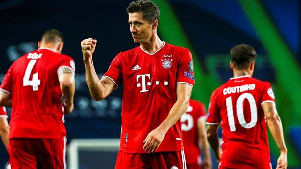 Lewandowski celebra el tercer gol del Bayern