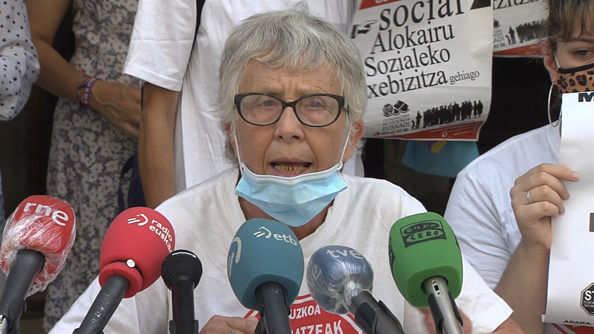 Stop Desahucios pide al Gobierno Vasco una campaña de control del precio del alquiler.