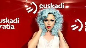 Albina Stardust:'Drag mundua balioan jarri behar den arte iraultzailea da'