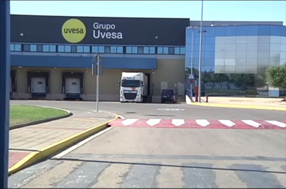 En la empresa UVESA de Navarra se han registrado 175 positivos. Imagen obtenida de un vídeo de EiTB.