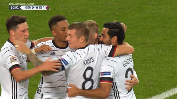 Jugadores de Alemania celebrando el gol