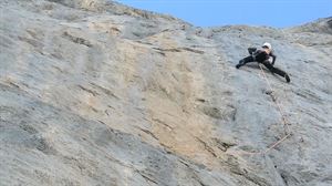 Pou anaiek Peña Santako goialdeko horma laua igotzea lortu dute