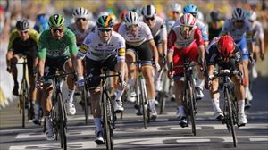 Sam Bennett vuelve a ganar al esprint y Pogacar está a un paso del título