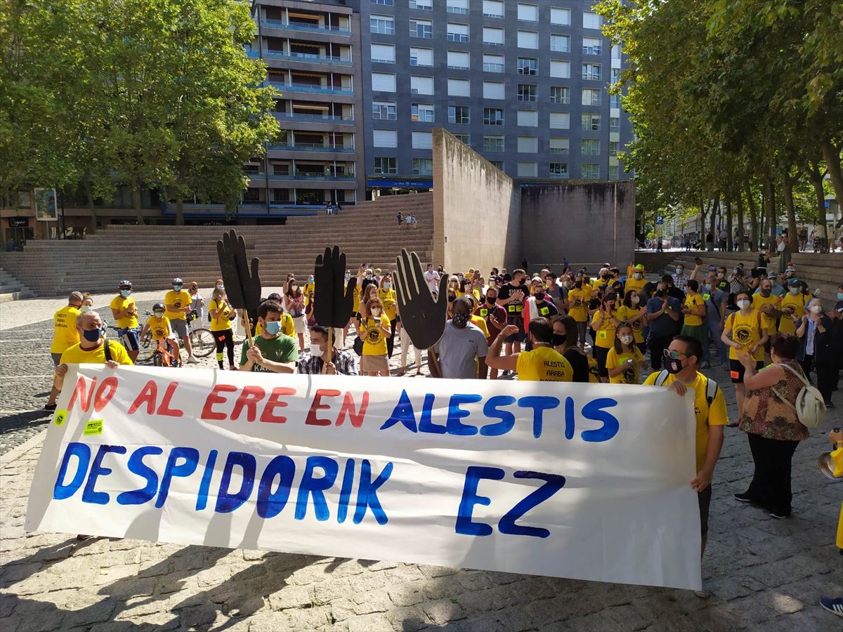 Protesta contra los despidos en Alestis. Foto: EiTB