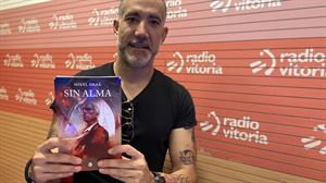 El periodista vitoriano Mikel Oraá presenta hoy su primera novela 