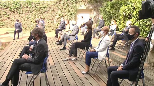 Representantes de las instituciones vascas. Imagen obtenida de un vídeo de ETB.