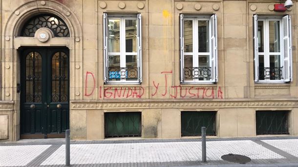 Ataque a la sede del PSE-EE en Donostia.