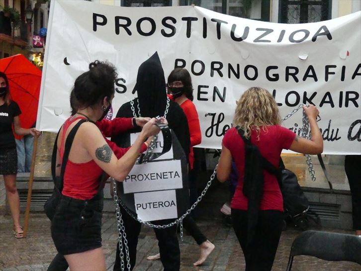 Perfomance en contra de la prostitución