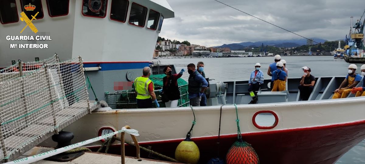 Los tripulantes del buque pesquero que hallaron los restos humanos