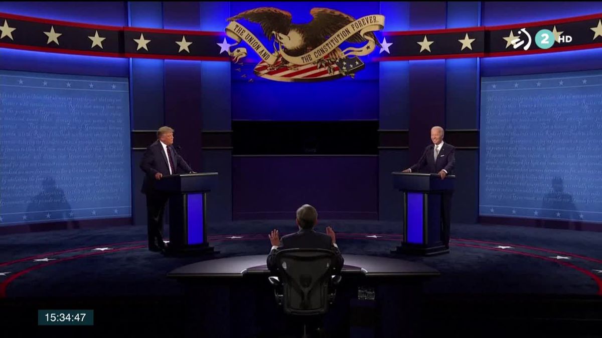 Joe Biden y Donald Trump durante el debate electoral celebrado en Cleveland