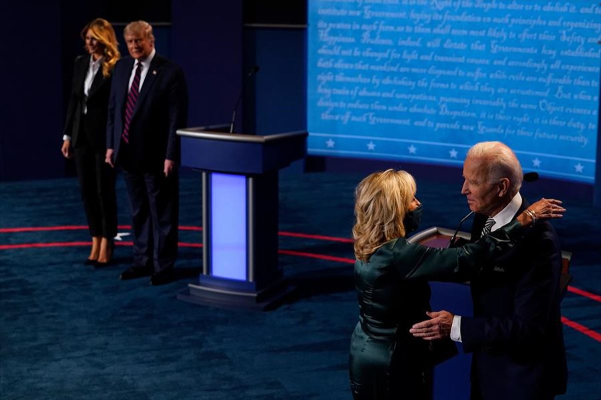 Joe Biden y Jill Tracy Jacobs, tras el debate electoral.