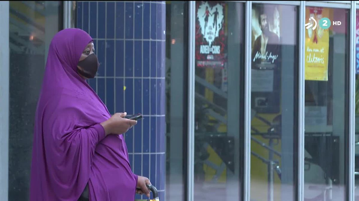 Mujer musulmana en Francia. Imagen obtenida de un vídeo de EiTB