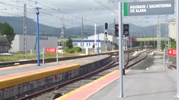 Cuatro trenes al día paran en Alegría-Dulantzi, Agurain o Araia.