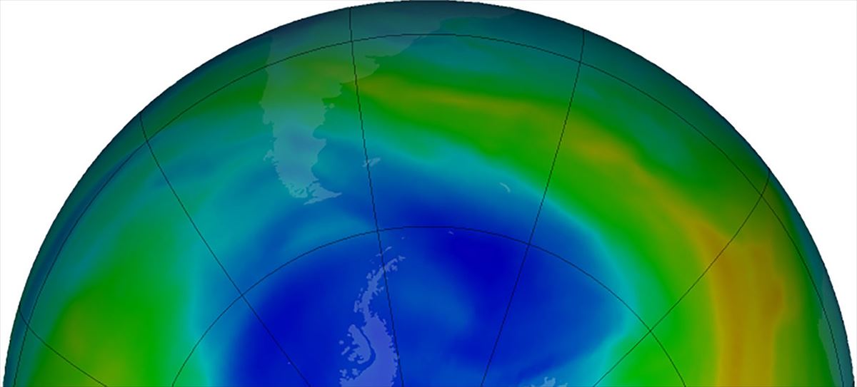 Antartikaren gaineko ozono geruzaren bistaratzea 2019ko irailean. Argazkia: NASA