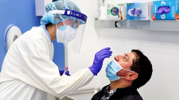 Prueba PCR de Osakidetza. FOto: Efe