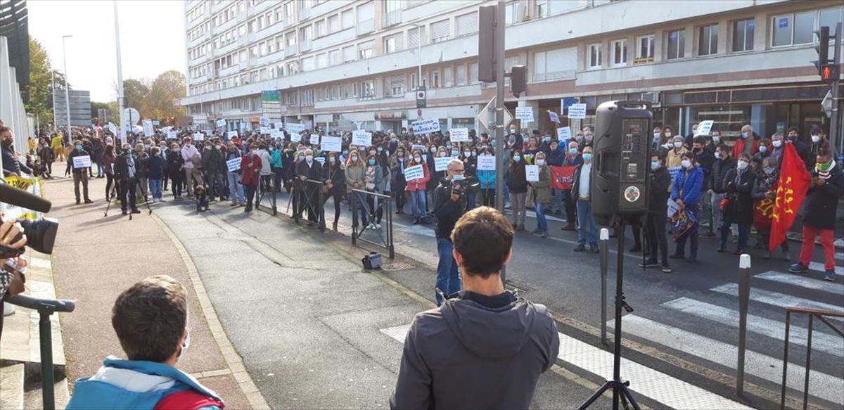 Imagen tomada en la protesta de esta mañana en Baiona.
