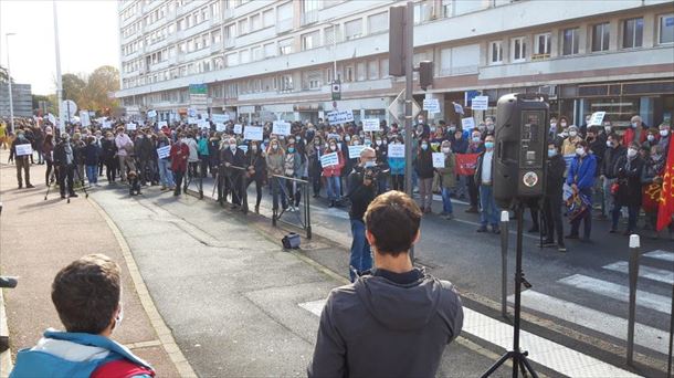 Baionan egindako protestaren argazkia.