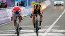 Van der Poel supera a Van Aert al esprint y se lleva el Tour de Flandes