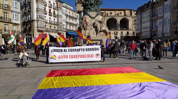 Concentración en Vitoria-Gasteiz. Foto: Ezker Anitza-IU