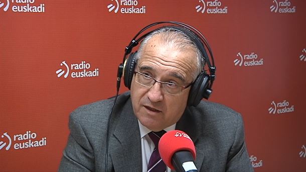El alcalde Enrique Maya en una entrevista en Radio Euskadi