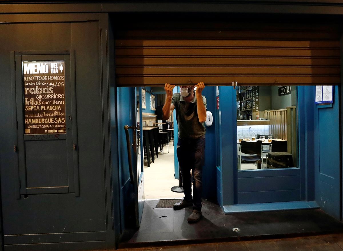 El Gobierno Vasco ordena el cierre de bares y restaurantes.
