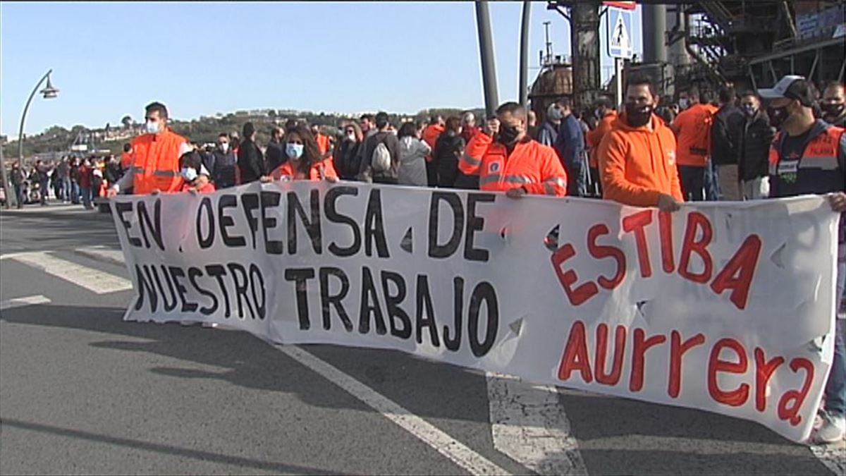 Movilización de los trabajadores de la estiba en el puerto de Bilbao.