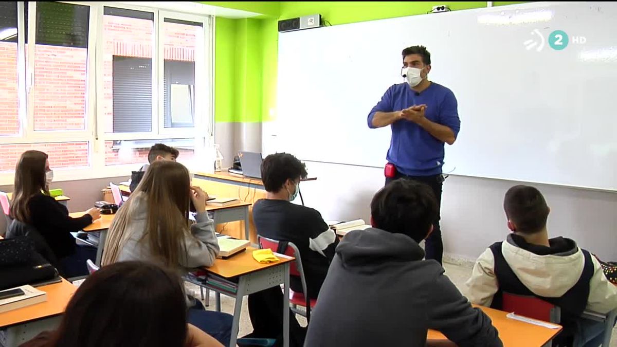 Uso de micrófonos en clase. Imagen: EiTB