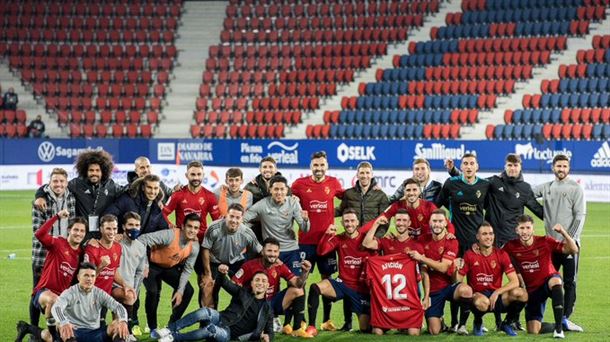 Osasuna celebra la victoria en su Centenario (vía @CAOsasuna)