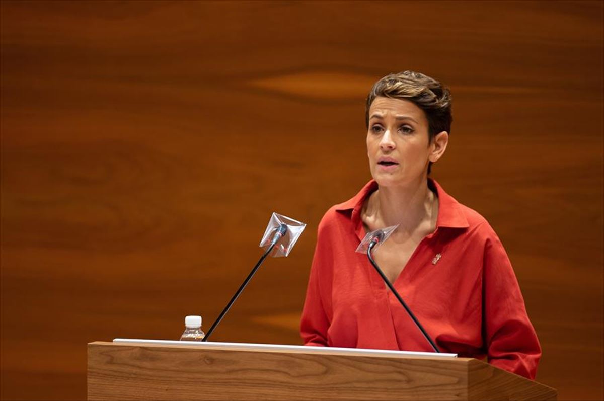 María Chivite durante su intervención en el Parlamento de Navarra.