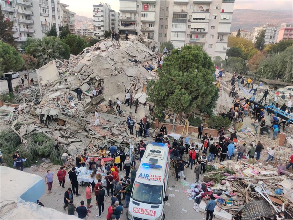 La ciudad turca Esmirna, afectada por el terremoto