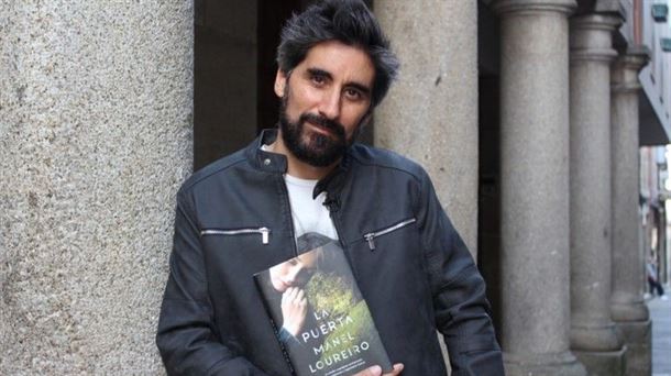 Manel Loureiro, escritor gallego, con su última novela La Puerta