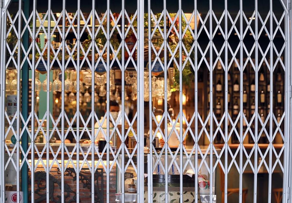 Bar cerrado en Bilbao durante la pandemia