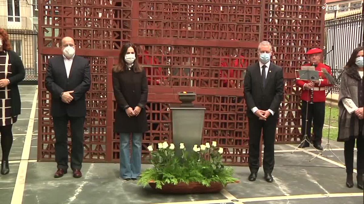 Acto institucional en el Parlamento Vasco, en el marco del Día de la Memoria