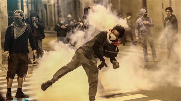 Masivas marchas en Perú en rechazo al gobierno de Merino, 12 de noviembre 2020