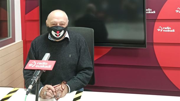 Moncho Borrajo en los estudios de Radio Euskadi (Foto: EITB)