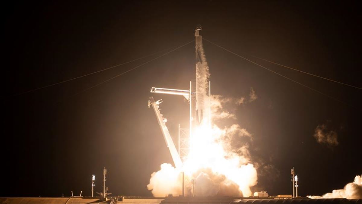 Lanzamiento de la nave Crew Dragon de la empresa privada SpaceX