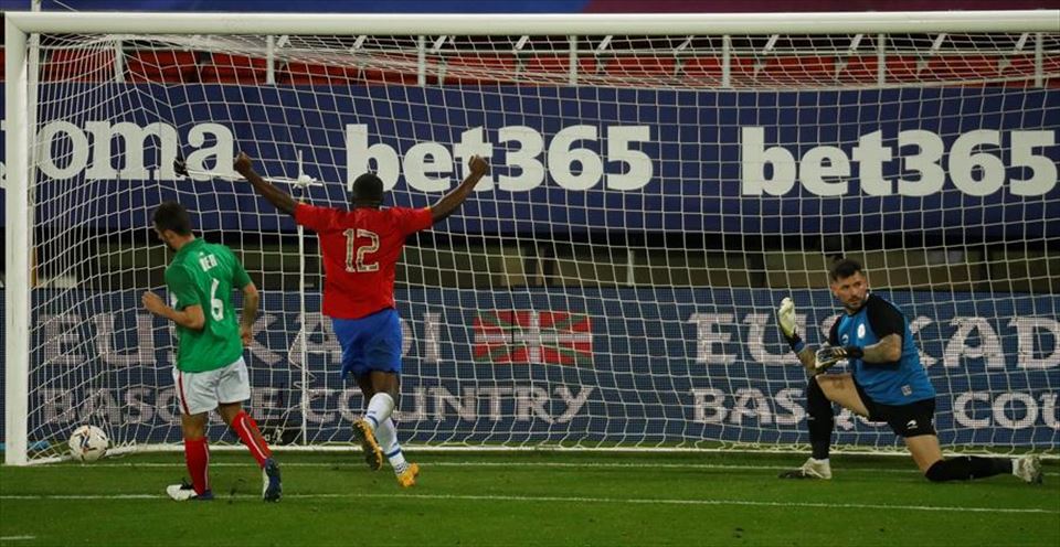 Joel Campbellek partida berdindu zuen (1-1)