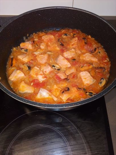 Salmón con mejillones