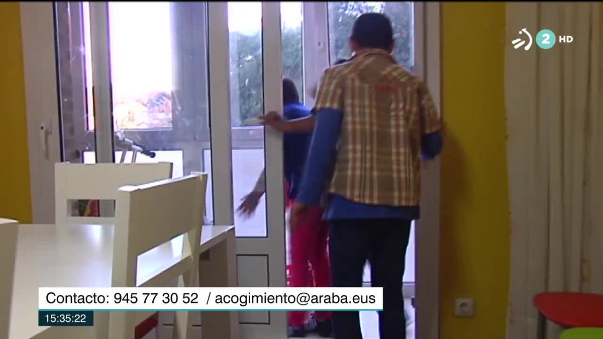 Familias de acogida. Imagen obtenida de un vídeo de ETB.