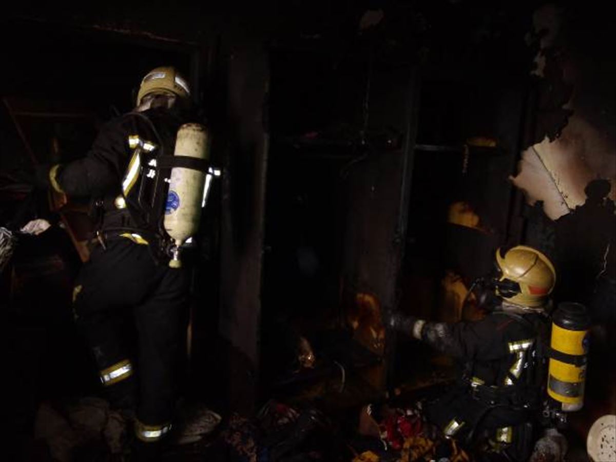 Incendio en una vivienda de Barañáin. Foto: Bomberos de Navarra