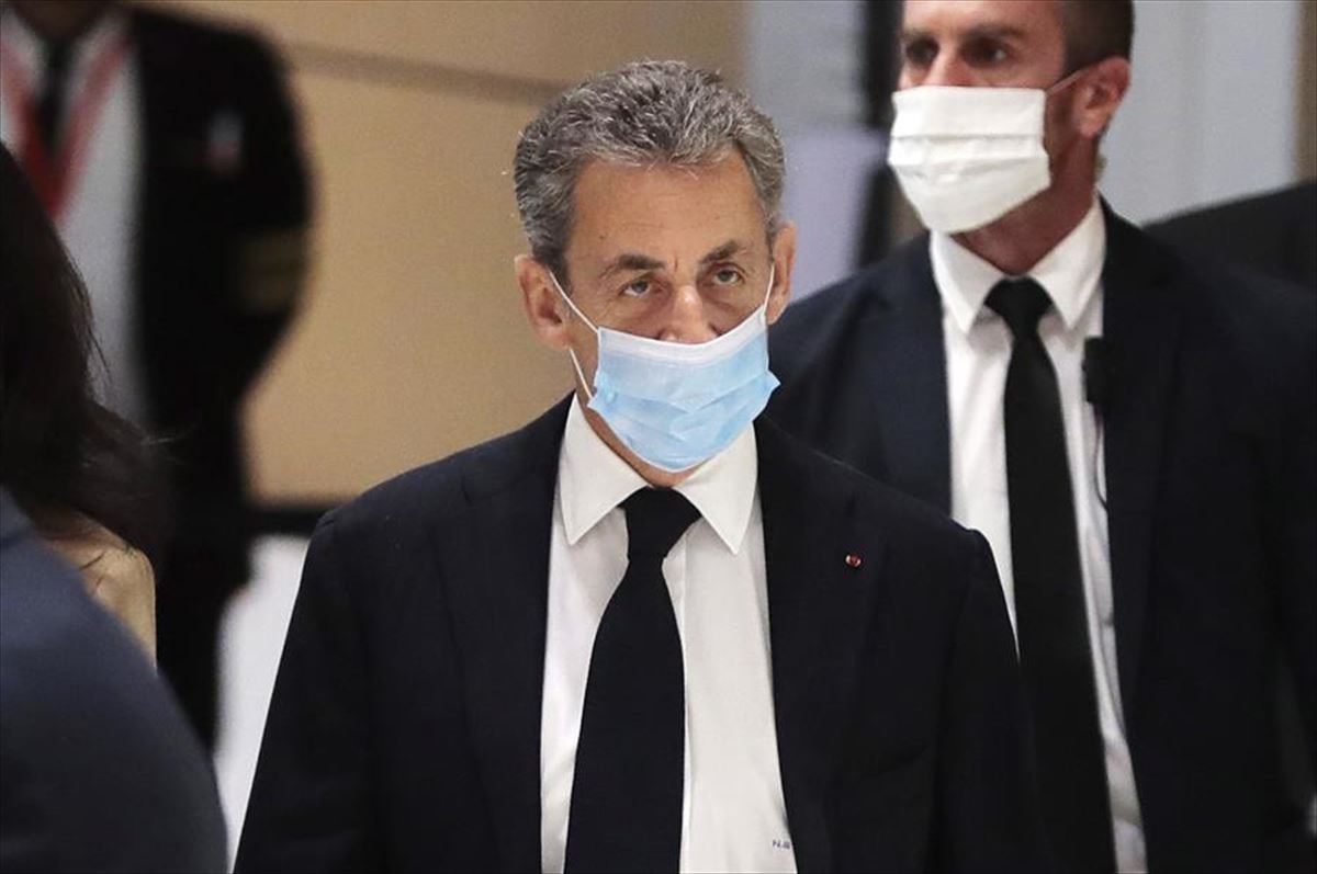 Sarkozy, condenado a tres años de cárcel por corrupción y tráfico de influencias