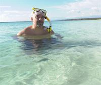 Luis, de Arrasate, nos lleva a la playa más cristalina del mundo: Bahía de la Águilas
