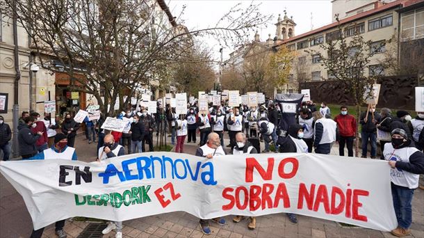 Una protesta contra los despedidos en Aernnova.