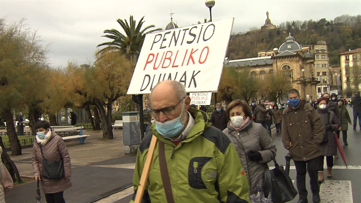 Pentsiodunak protestan Donostian. Irudia: EiTB