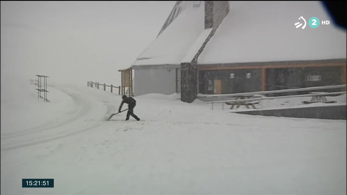 La nieve no falta en Larra-Belagua. Imagen obtenida de un vídeo de ETB.