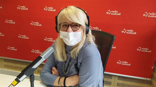 Aizpea Goenaga en estudios de Radio Euskadi 
