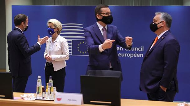 Macron, Von der Leyen, Orban eta Morawiecki Europako goi bileran