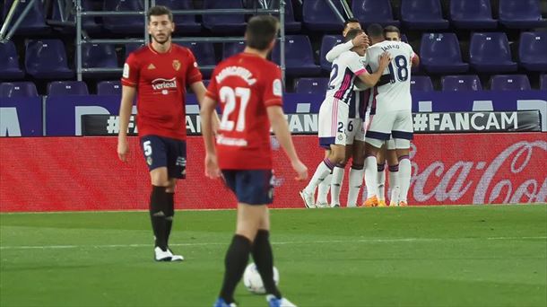 Dura derrota de Osasuna ante el Valladolid, rival directo (3-2).